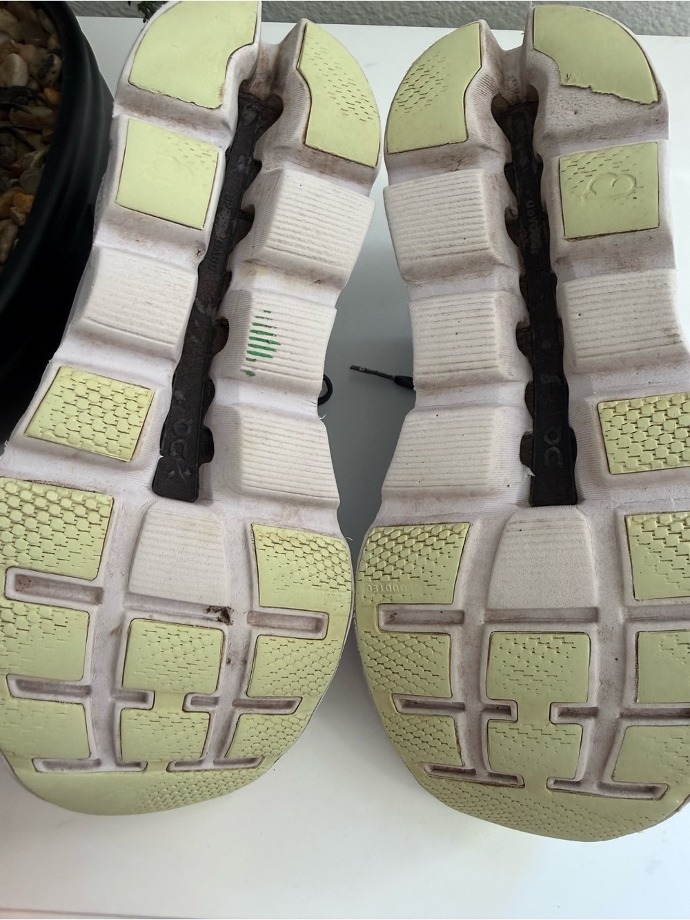 On cloudstratus Women size 8 Sky Blue and  yellow  Running Shoes - Picture 13 of 16